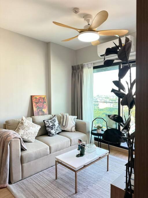 African Delight In Astra Sky River * Chiang Mai
