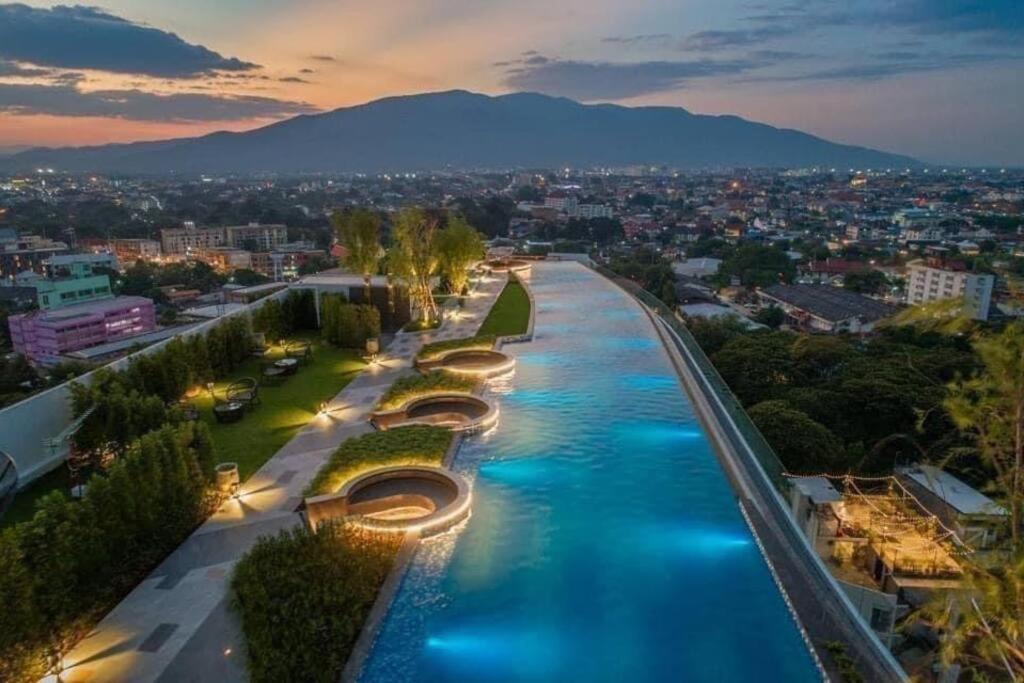 African Delight In Astra Sky River Chiang Mai